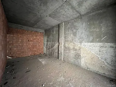 Satılır 3 otaqlı mənzil 157.6 m²