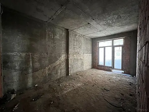 Satılır 3 otaqlı mənzil 157.6 m²