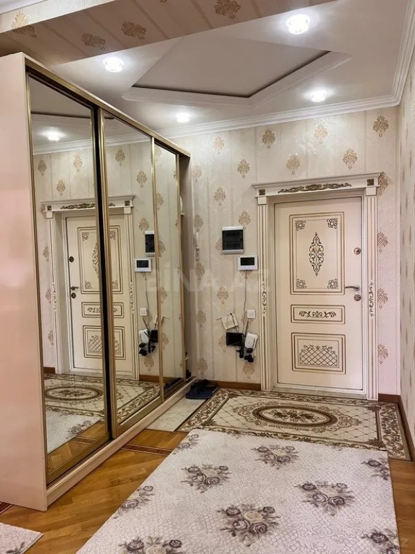 Satılır 3 otaqlı mənzil 125 m²