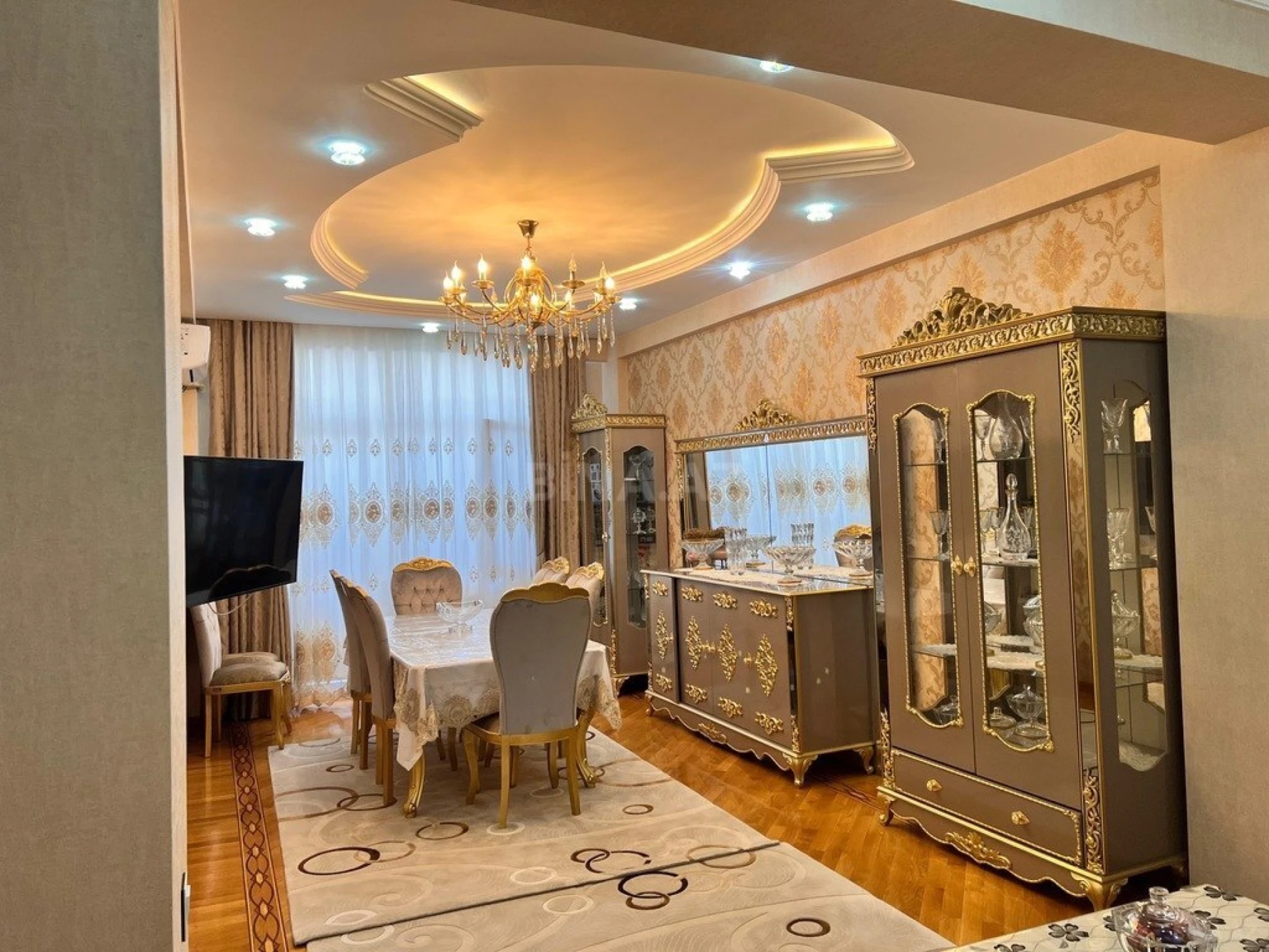 Satılır 3 otaqlı mənzil 125 m²