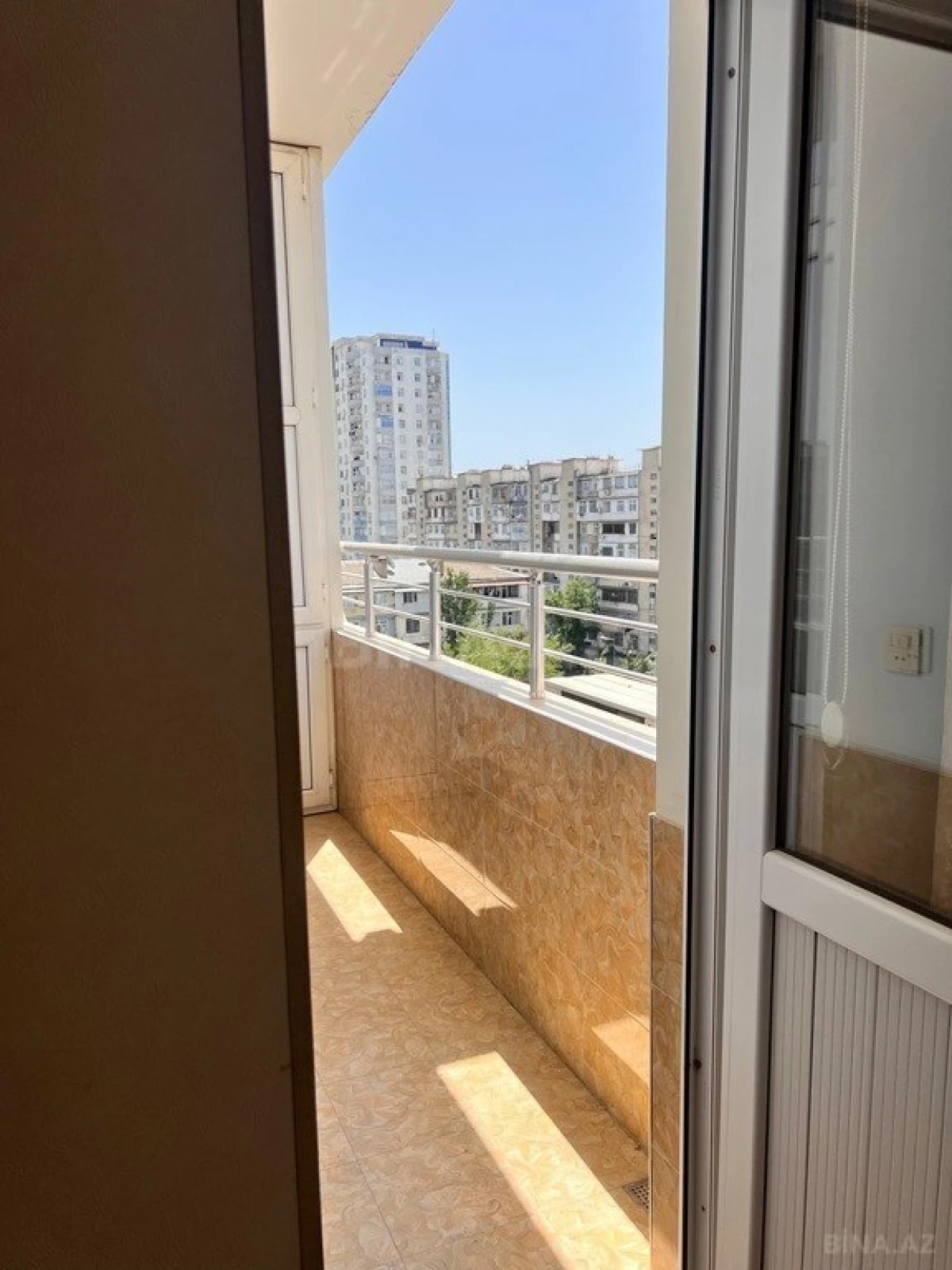 Satılır 3 otaqlı mənzil 125 m²