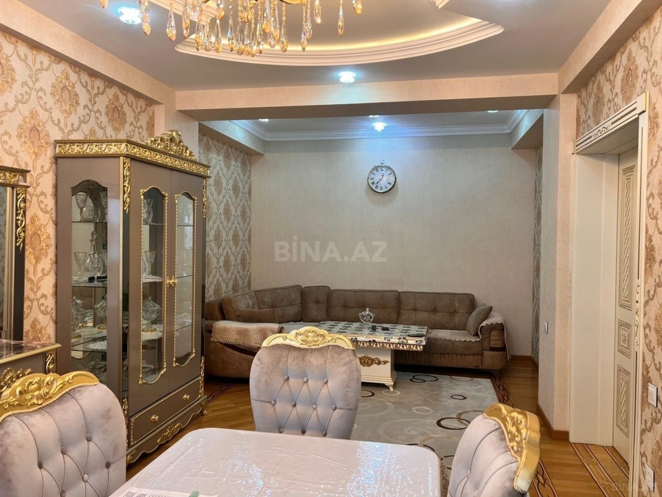 Satılır 3 otaqlı mənzil 125 m²