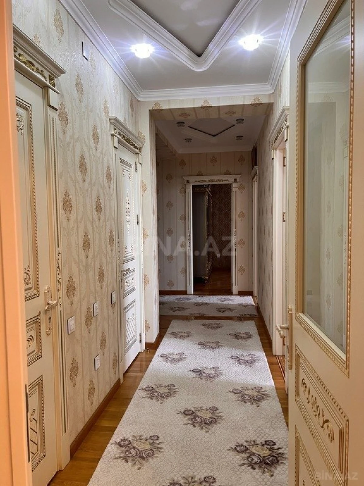 Satılır 3 otaqlı mənzil 125 m²