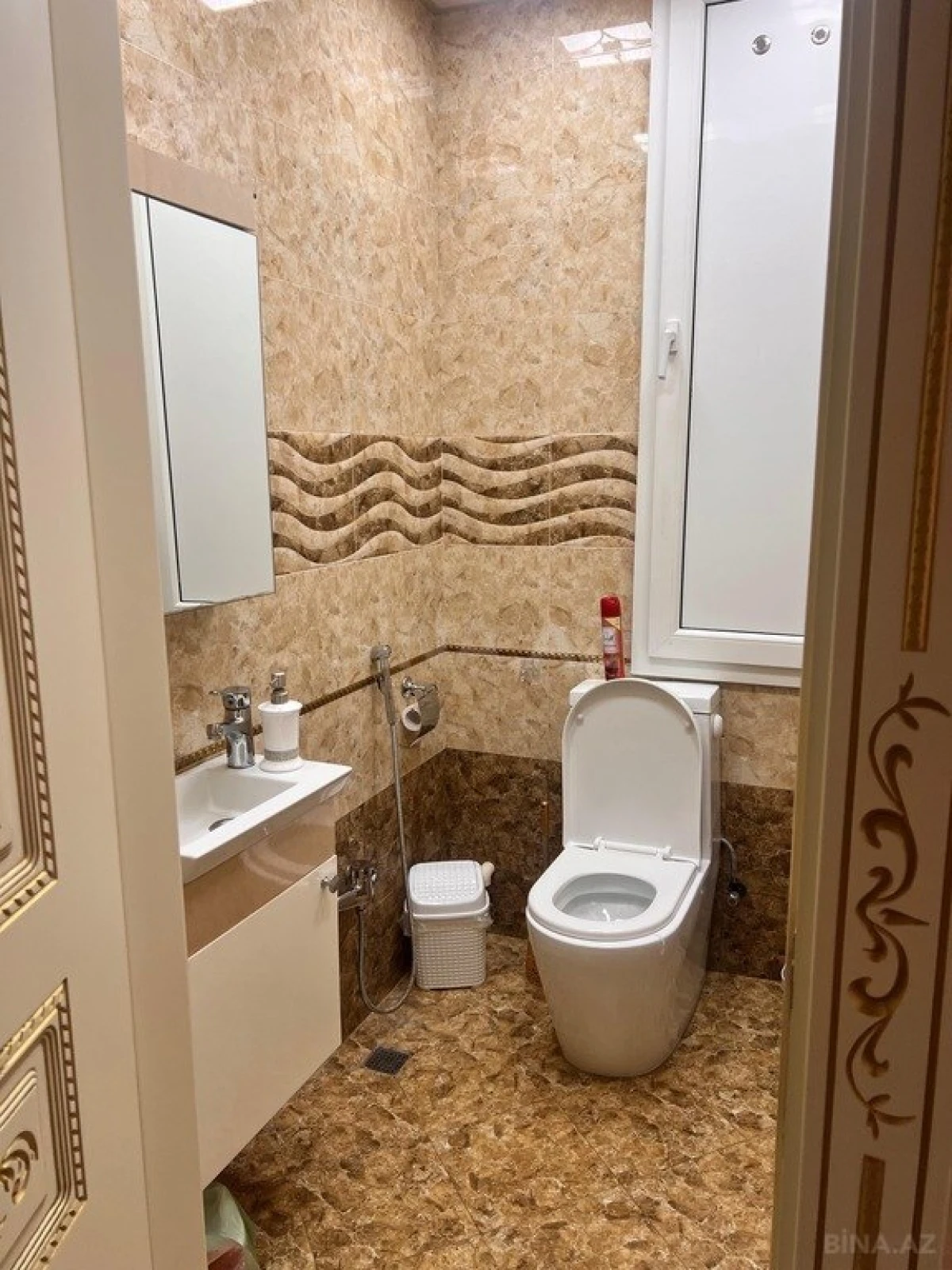 Satılır 3 otaqlı mənzil 125 m²