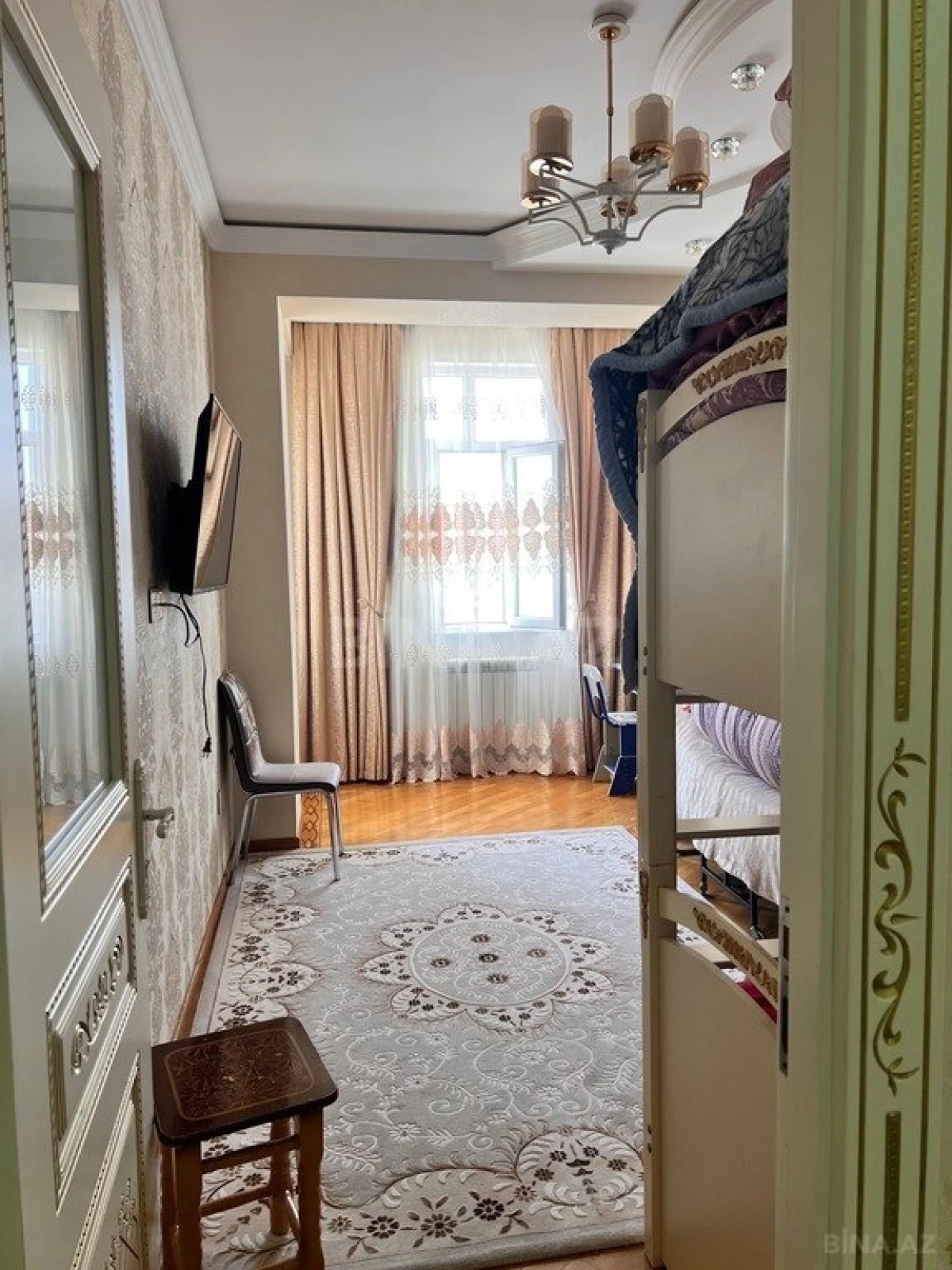 Satılır 3 otaqlı mənzil 125 m²