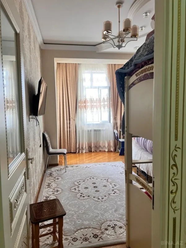 Satılır 3 otaqlı mənzil 125 m²