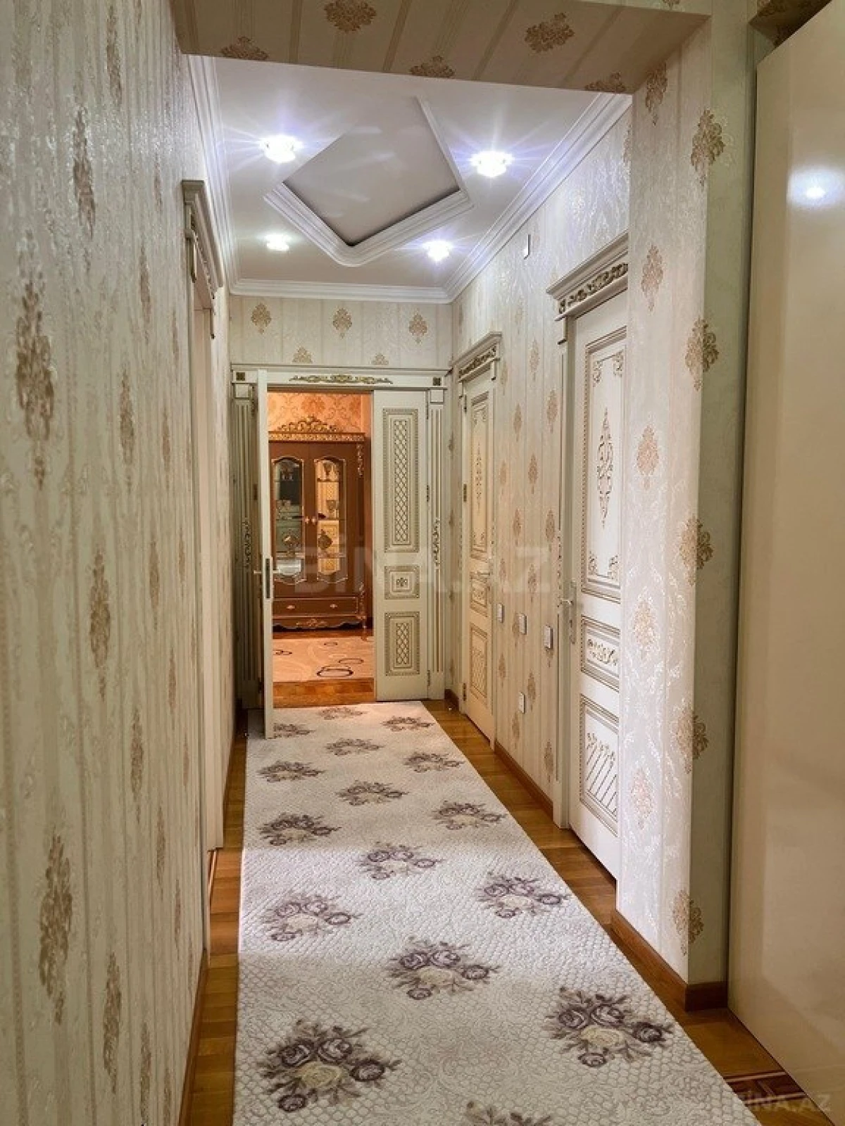 Satılır 3 otaqlı mənzil 125 m²
