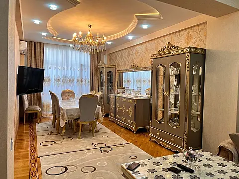 Satılır 3 otaqlı mənzil 125 m²