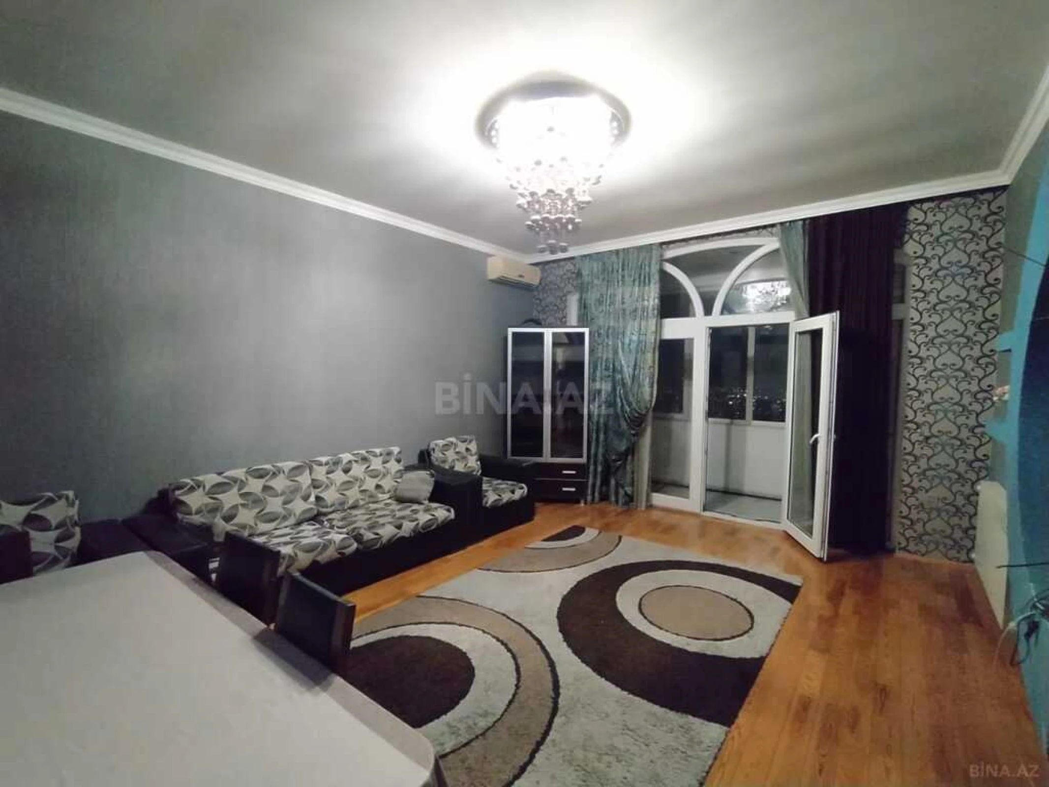 Satılır 2 otaqlı mənzil 72 m²