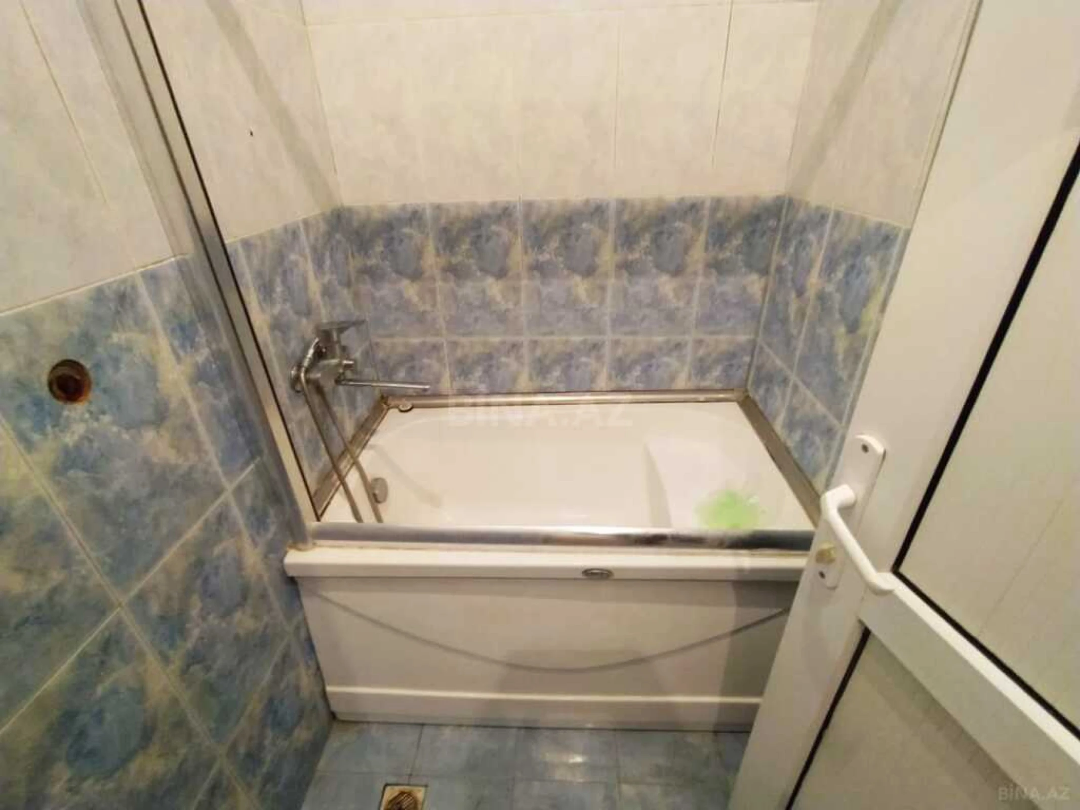 Satılır 2 otaqlı mənzil 72 m²