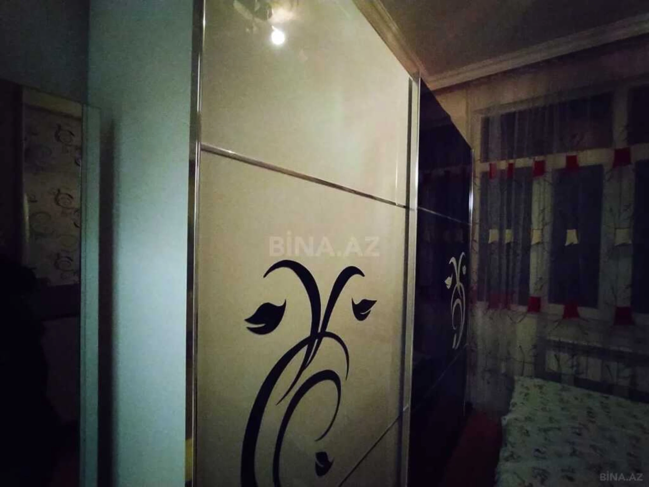 Satılır 2 otaqlı mənzil 72 m²