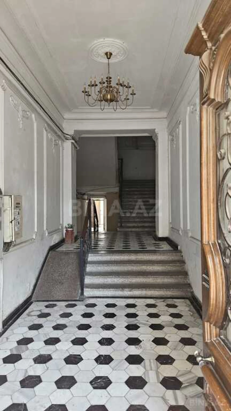 Satılır 5 otaqlı mənzil 117 m²