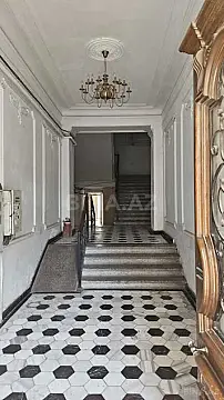 Satılır 5 otaqlı mənzil 117 m²