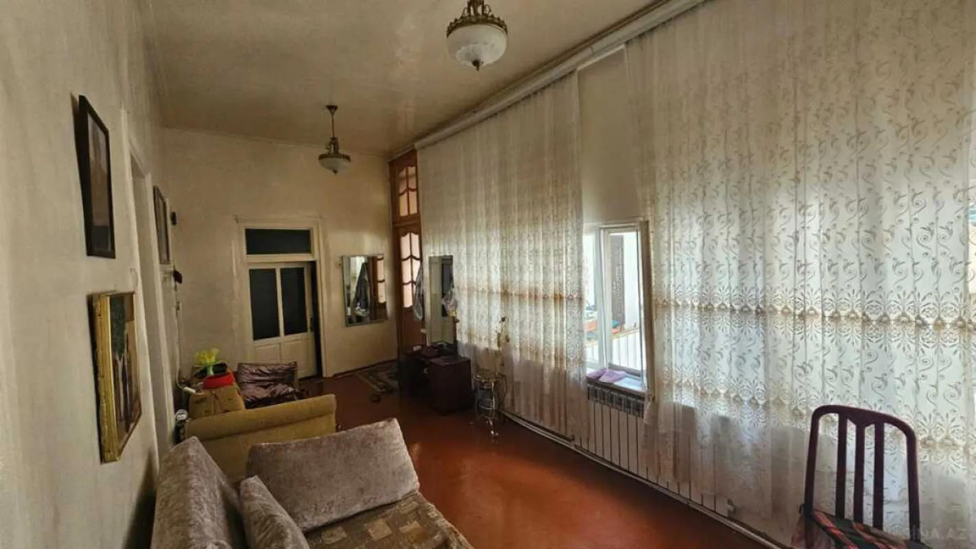 Satılır 5 otaqlı mənzil 117 m²