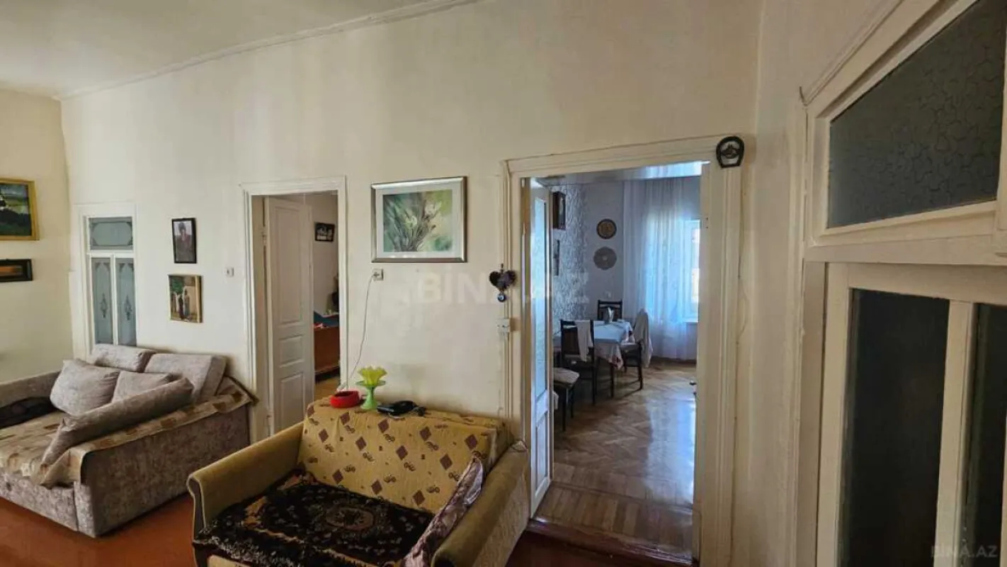 Satılır 5 otaqlı mənzil 117 m²
