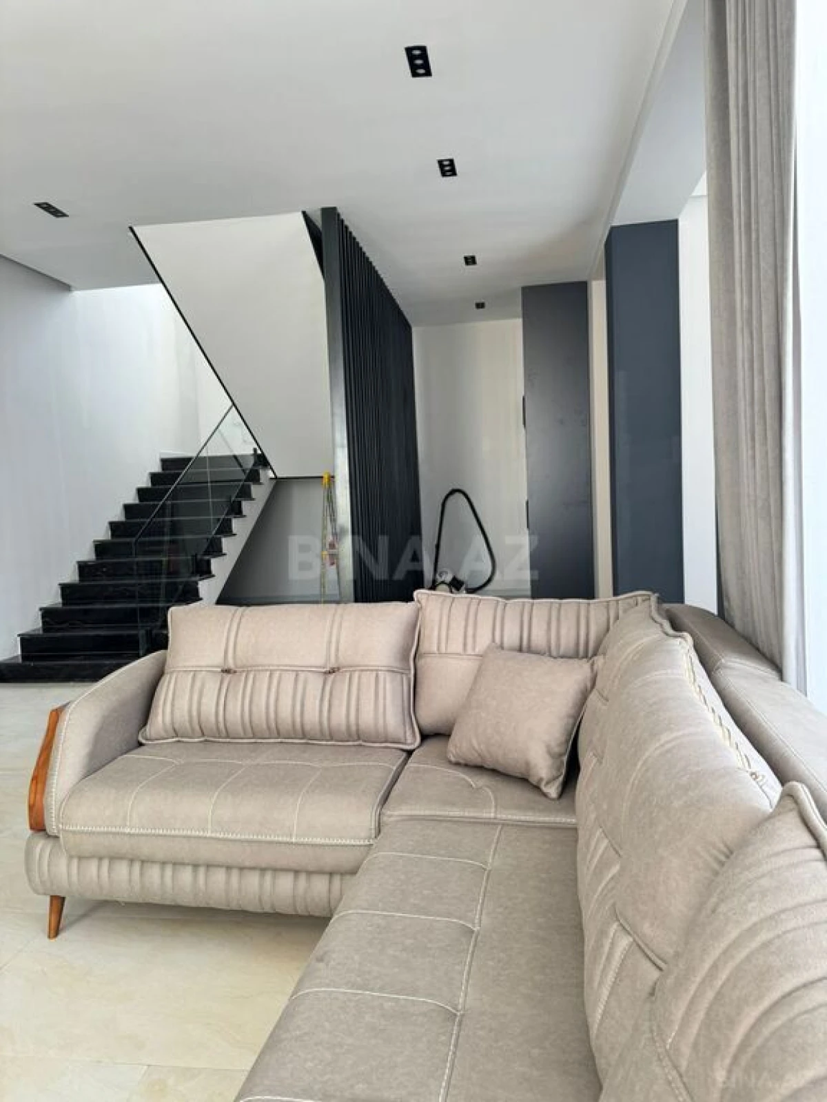 Kirayə verilir 4 otaqlı həyət evi 220 m²