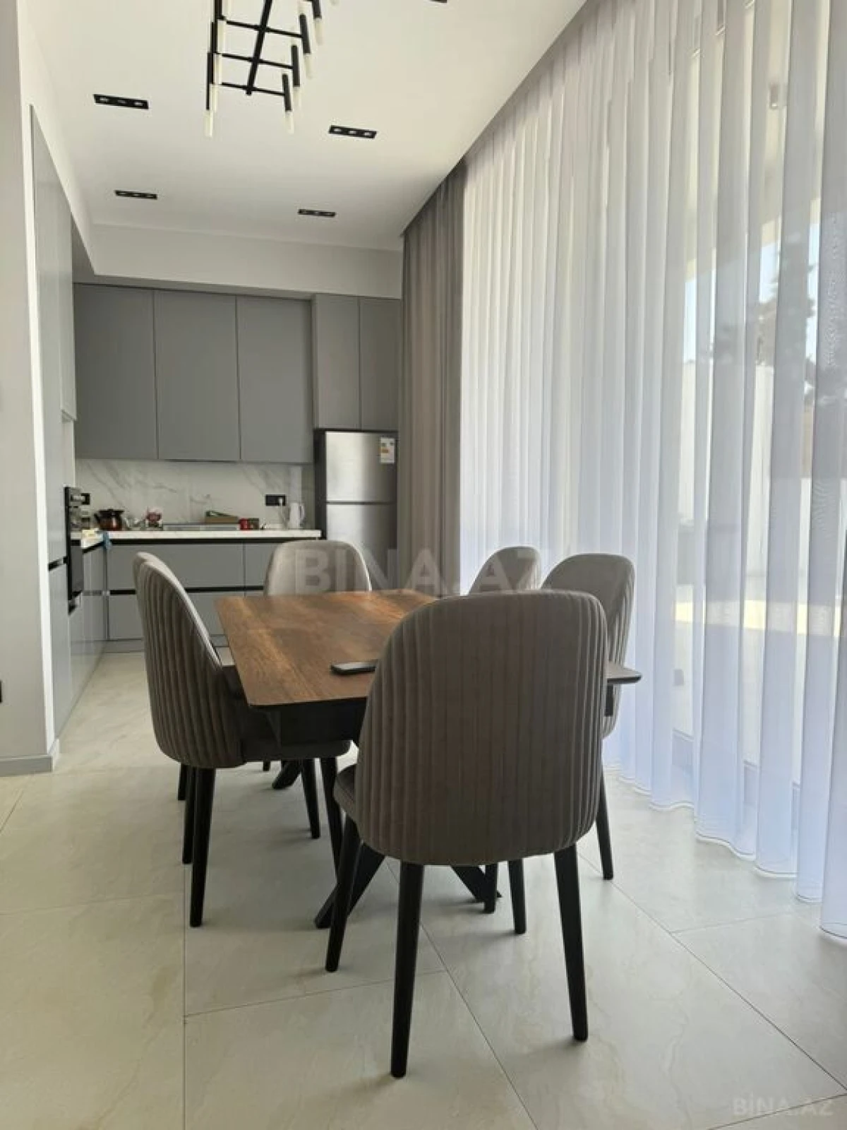 Kirayə verilir 4 otaqlı həyət evi 220 m²