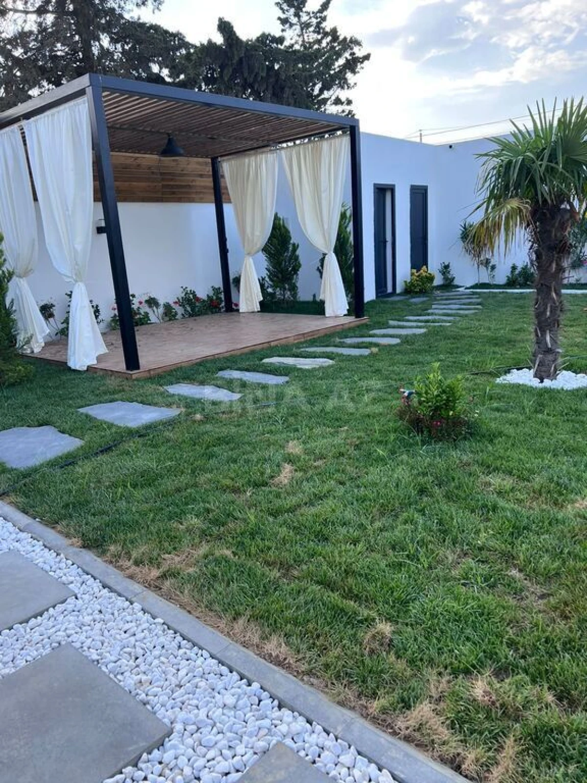 Kirayə verilir 4 otaqlı həyət evi 220 m²