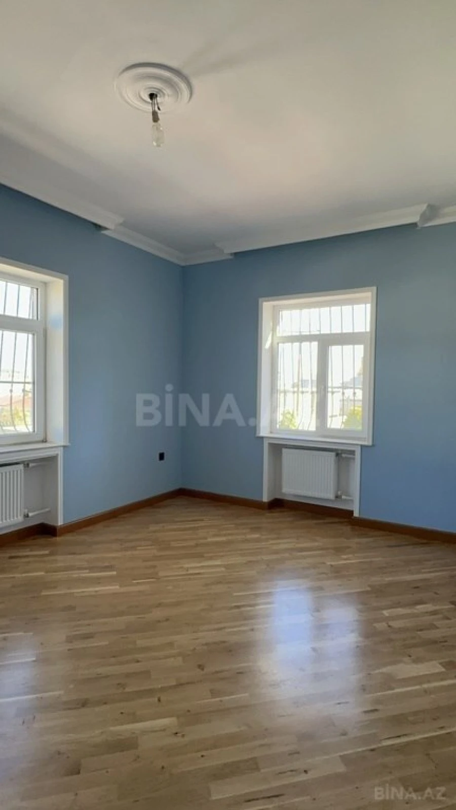 Satılır 7 otaqlı həyət evi 240 m²