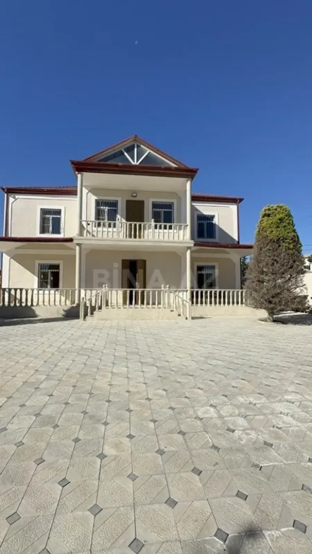 Satılır 7 otaqlı həyət evi 240 m²