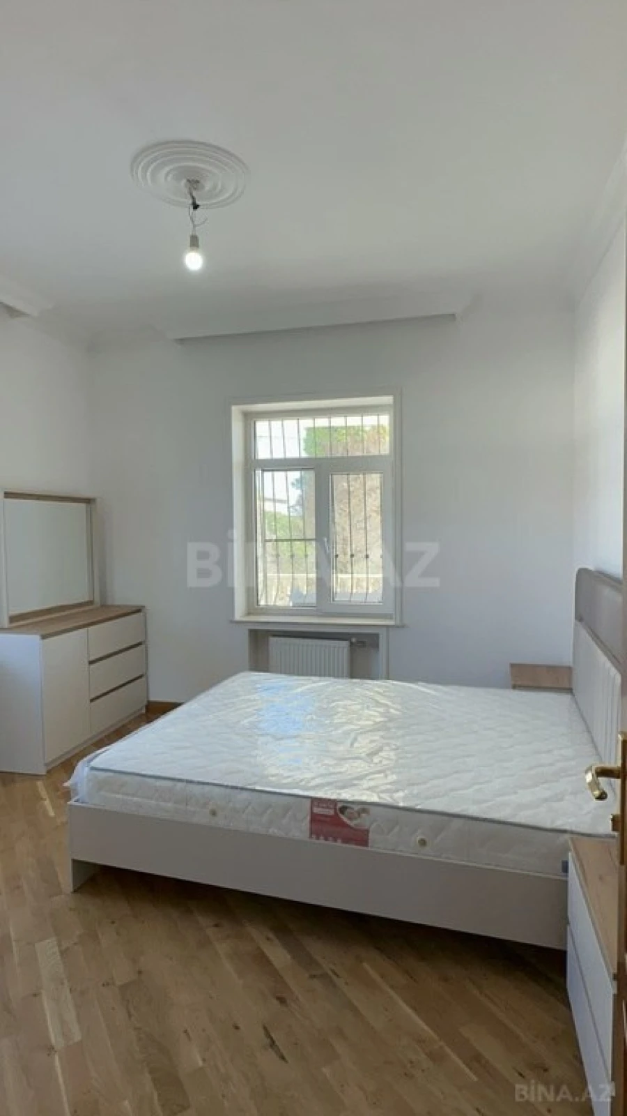 Satılır 7 otaqlı həyət evi 240 m²