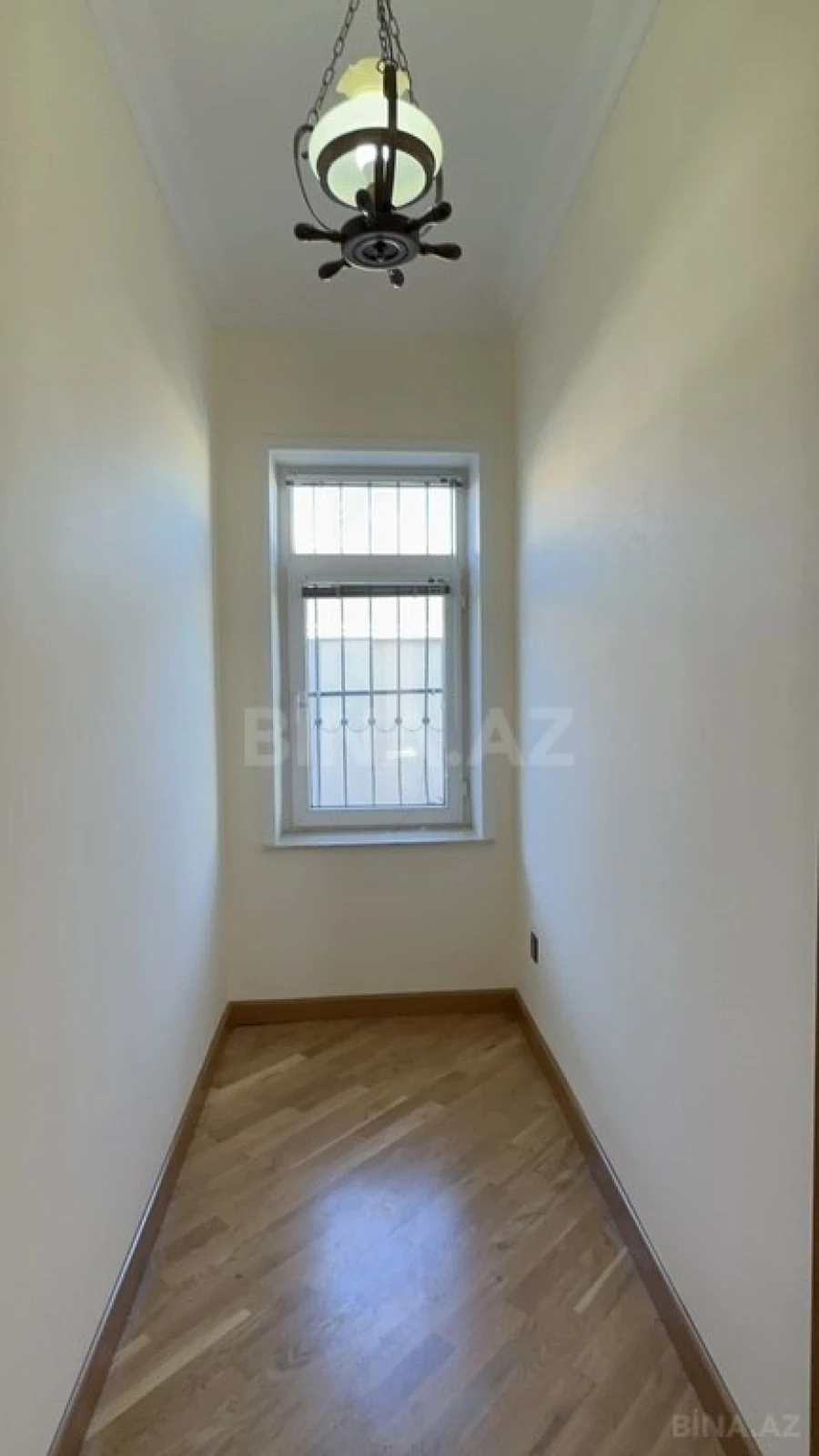Satılır 7 otaqlı həyət evi 240 m²