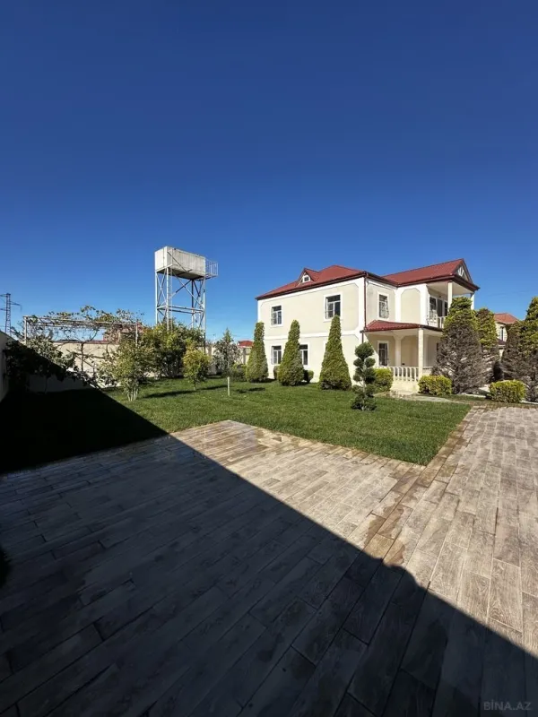 Satılır 7 otaqlı həyət evi 240 m²