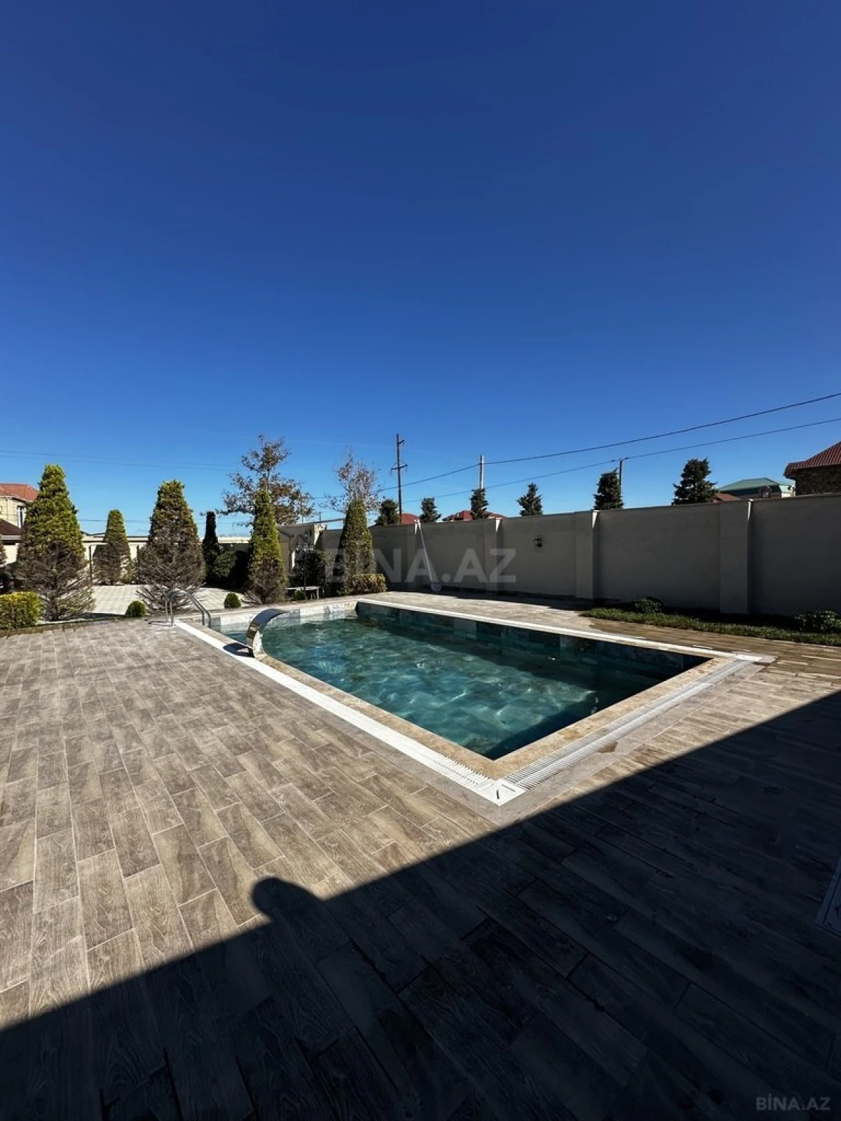 Satılır 7 otaqlı həyət evi 240 m²