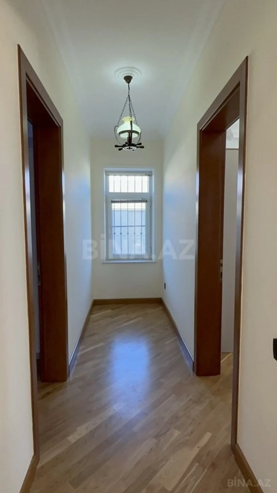 Satılır 7 otaqlı həyət evi 240 m²