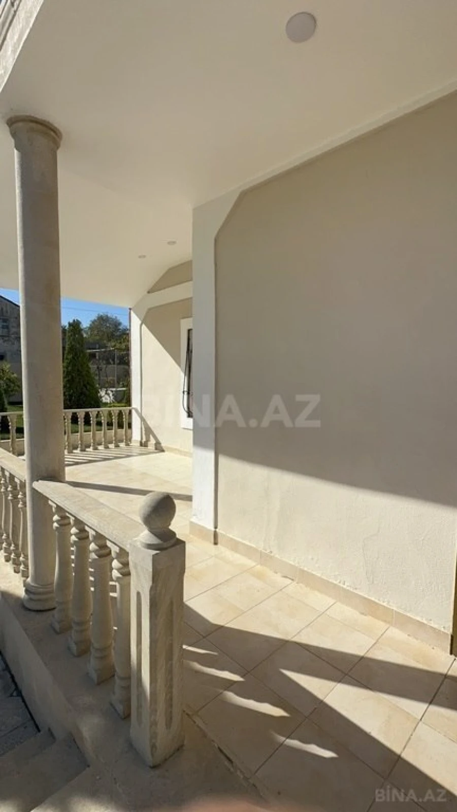 Satılır 7 otaqlı həyət evi 240 m²