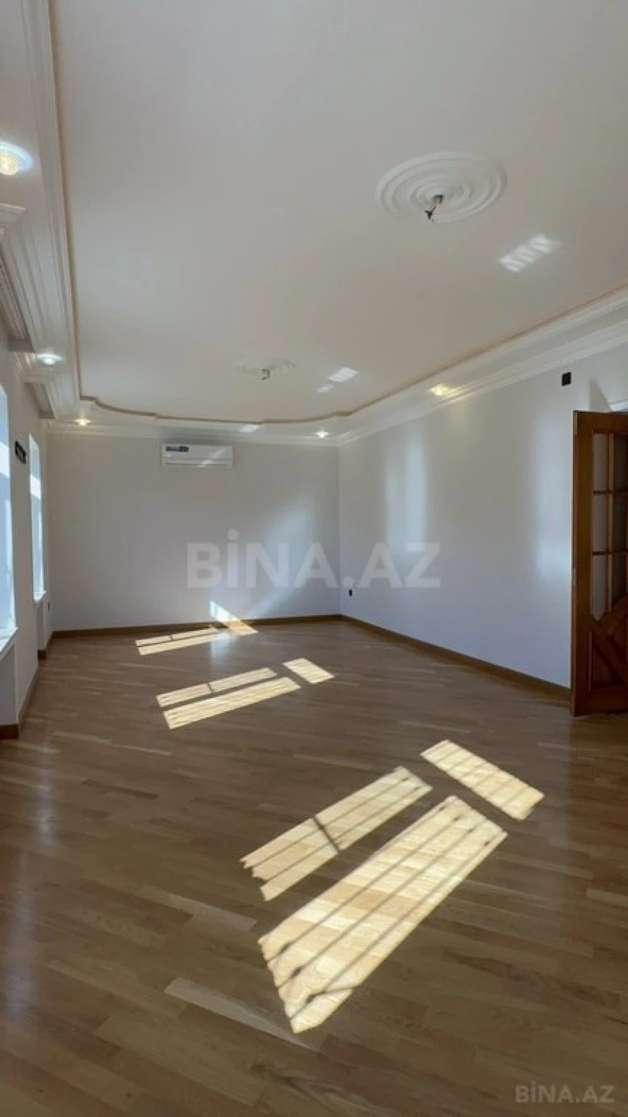 Satılır 7 otaqlı həyət evi 240 m²