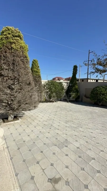 Satılır 7 otaqlı həyət evi 240 m²