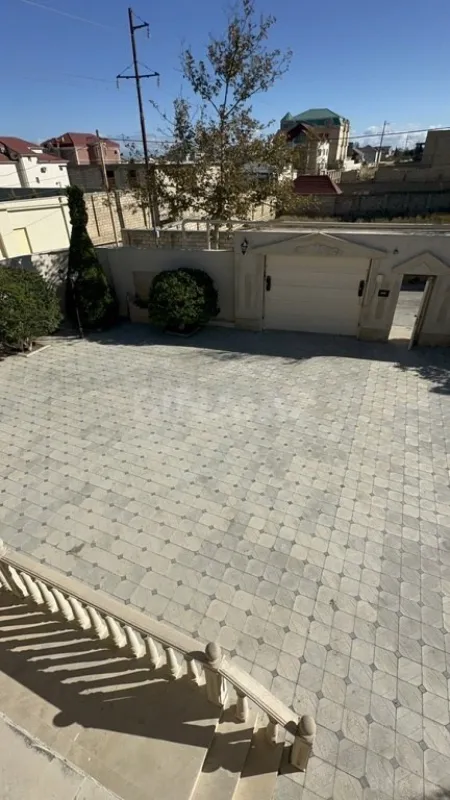 Satılır 7 otaqlı həyət evi 240 m²