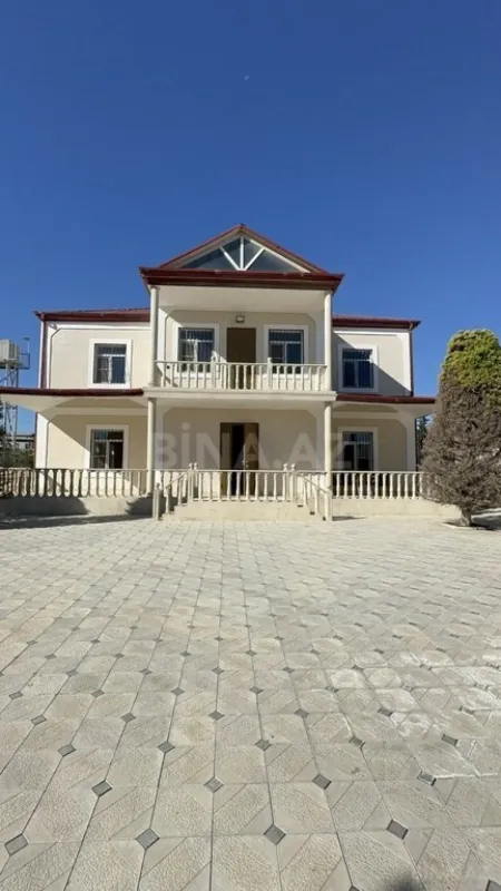 Satılır 7 otaqlı həyət evi 240 m²