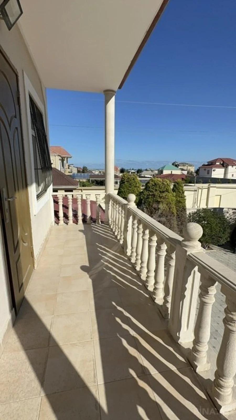 Satılır 7 otaqlı həyət evi 240 m²