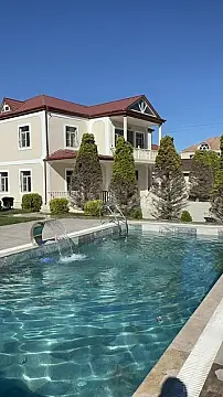 Satılır 7 otaqlı həyət evi 240 m²