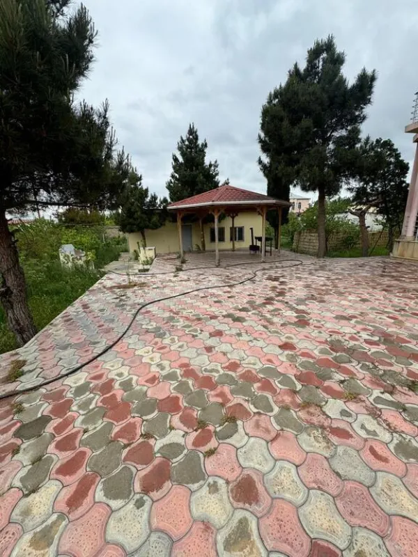 Satılır 5 otaqlı həyət evi 350 m²