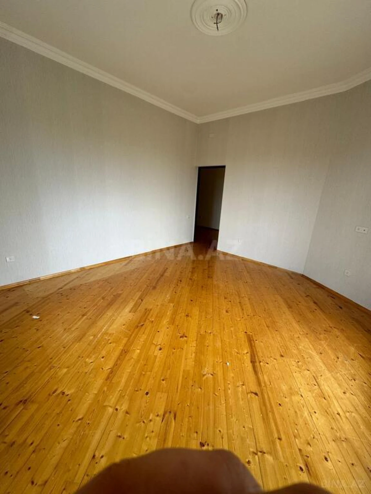 Satılır 5 otaqlı həyət evi 350 m²