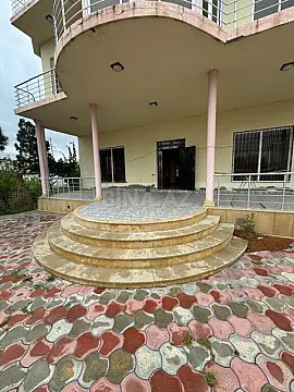 Satılır 5 otaqlı həyət evi 350 m²