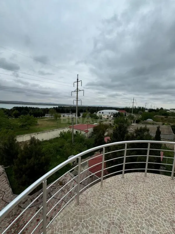 Satılır 5 otaqlı həyət evi 350 m²