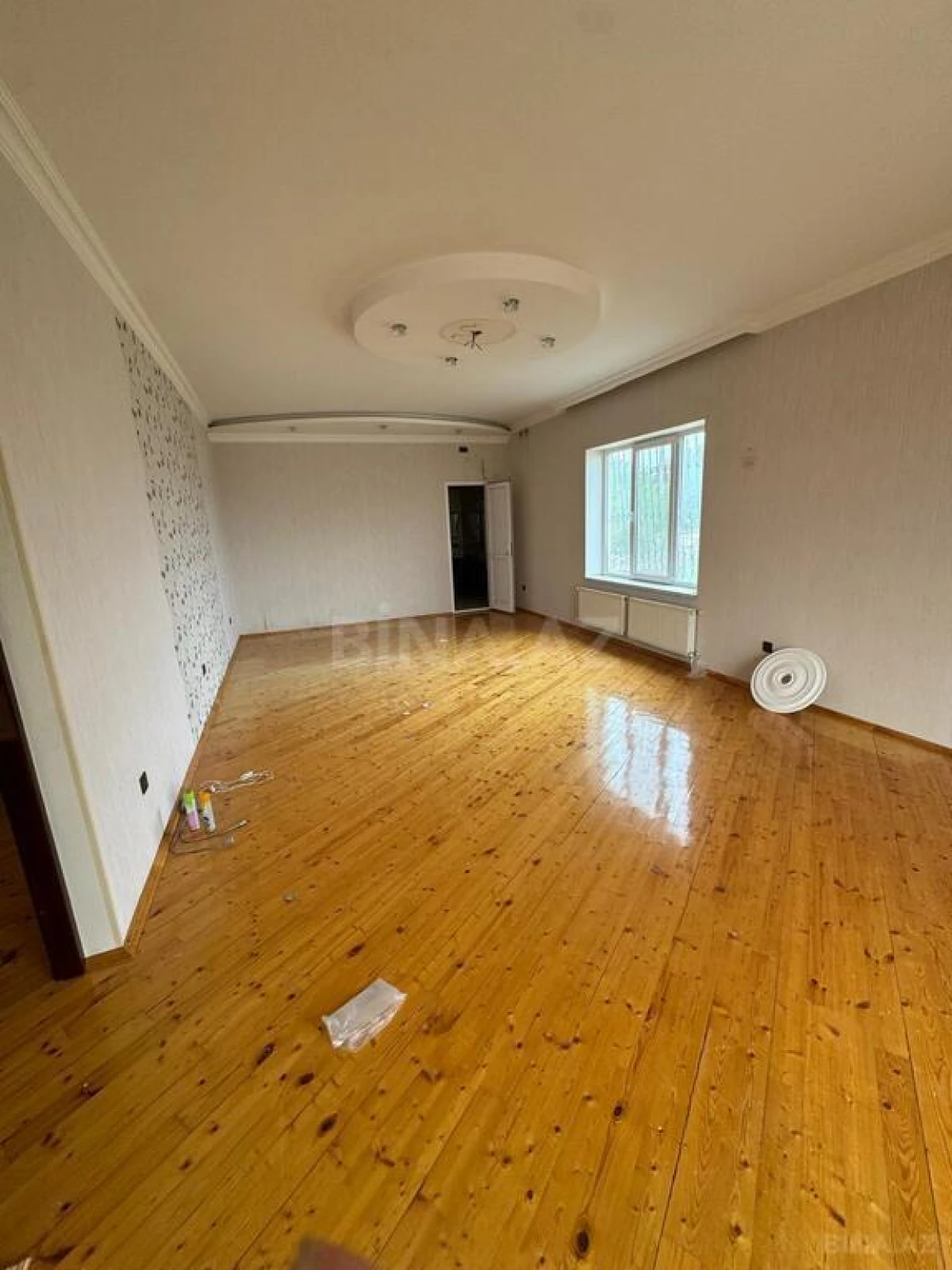 Satılır 5 otaqlı həyət evi 350 m²