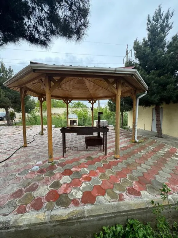Satılır 5 otaqlı həyət evi 350 m²