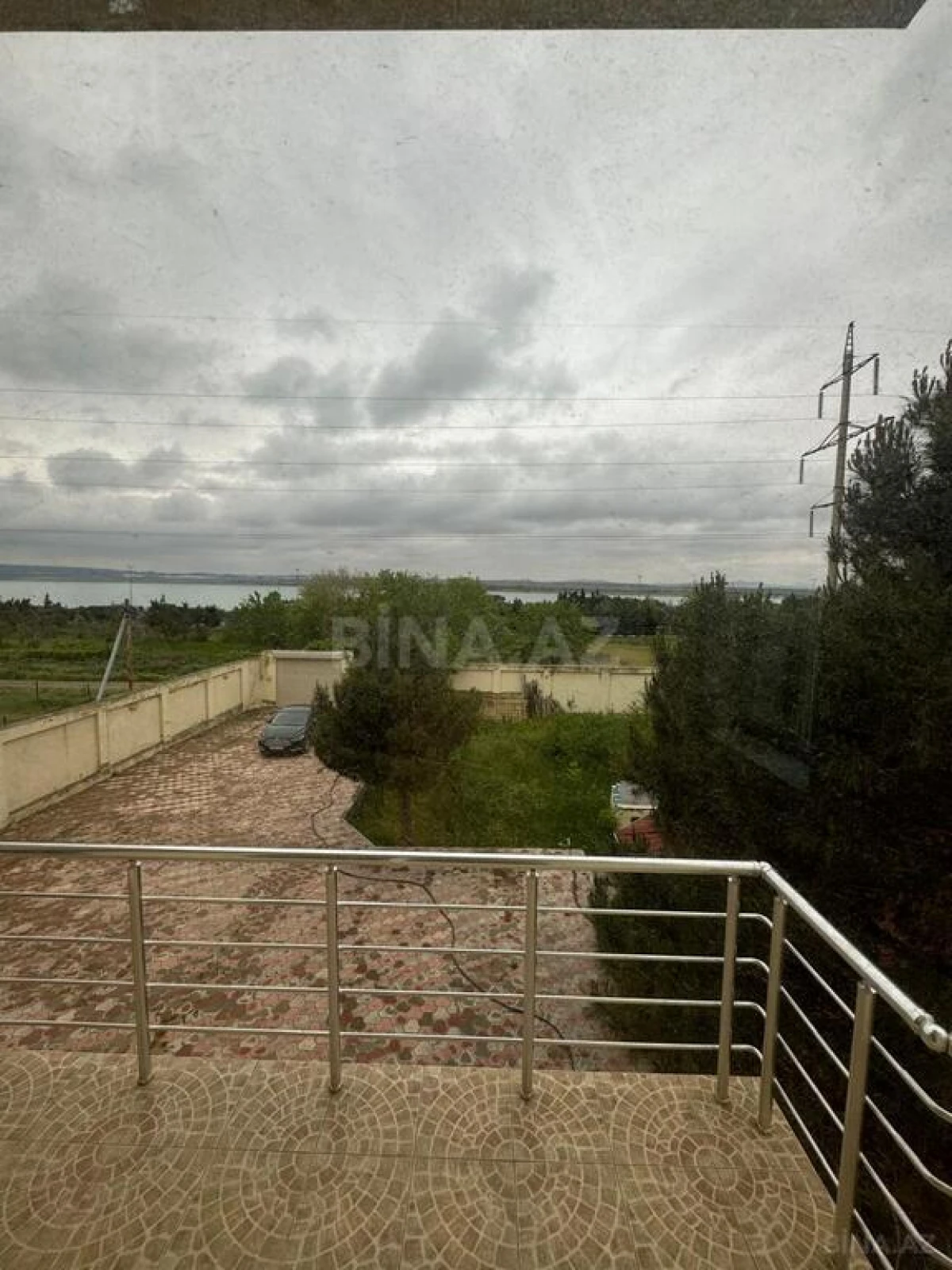 Satılır 5 otaqlı həyət evi 350 m²