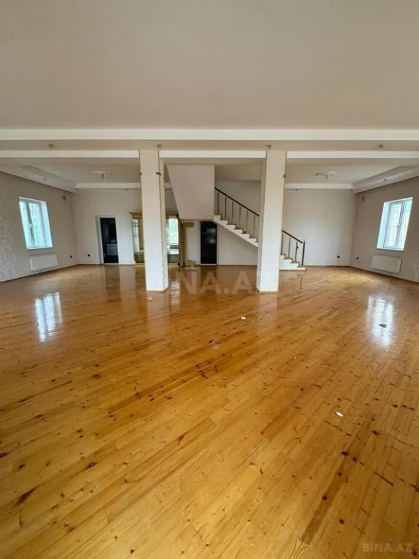Satılır 5 otaqlı həyət evi 350 m²