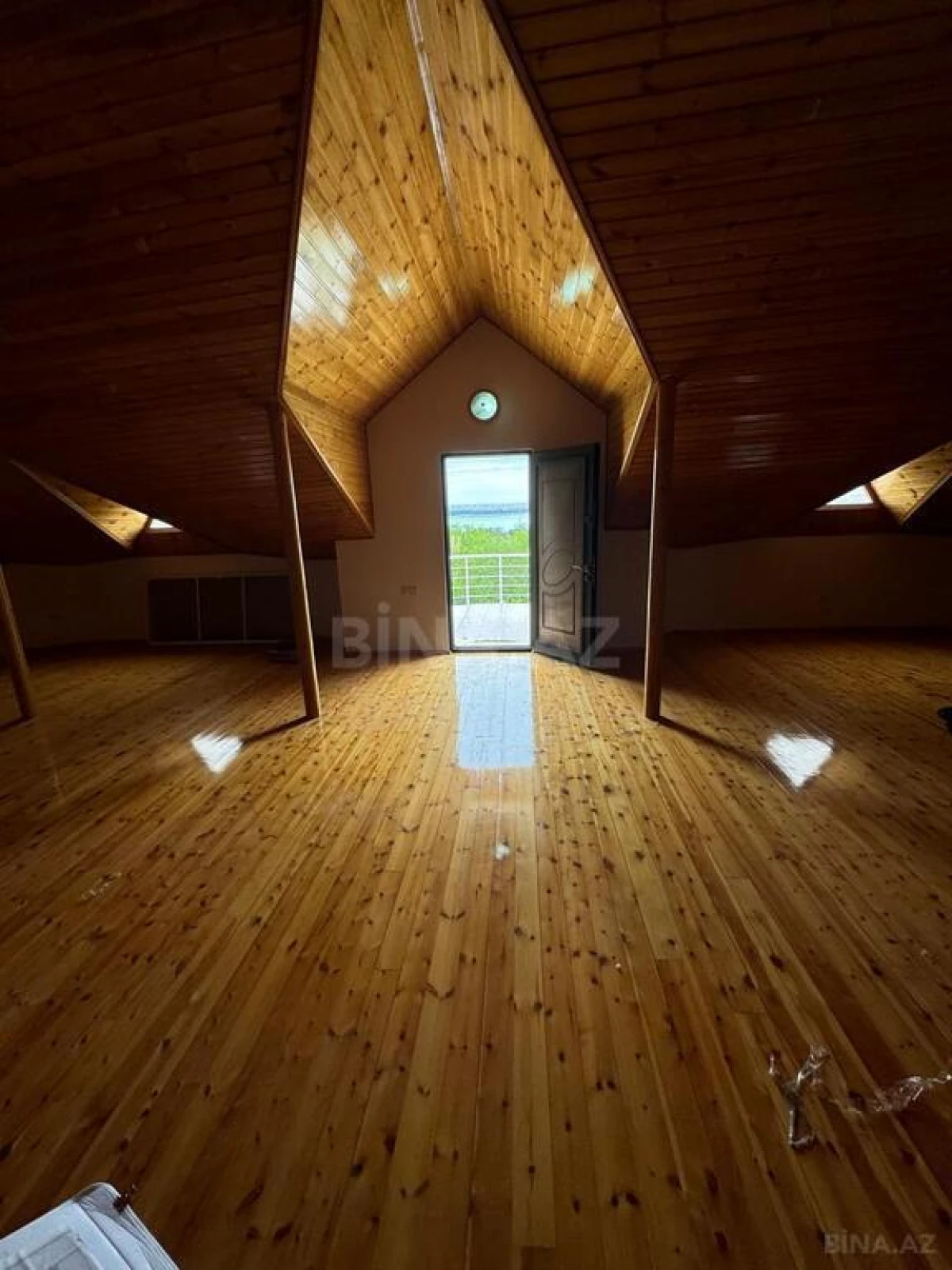 Satılır 5 otaqlı həyət evi 350 m²