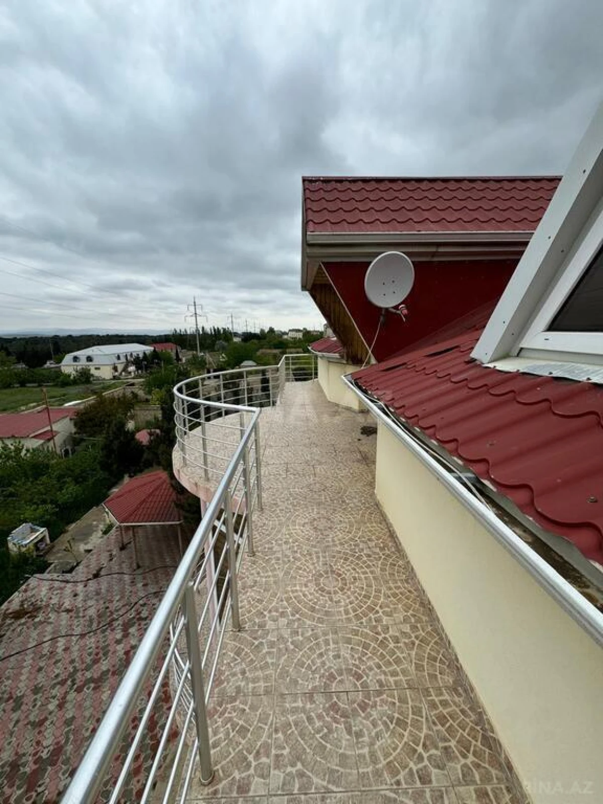 Satılır 5 otaqlı həyət evi 350 m²