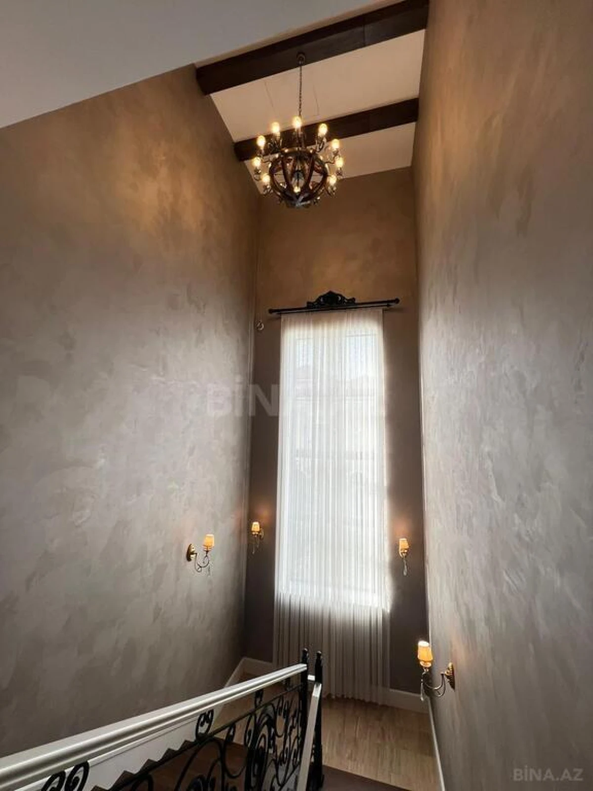 Kirayə verilir 5 otaqlı həyət evi 420 m²