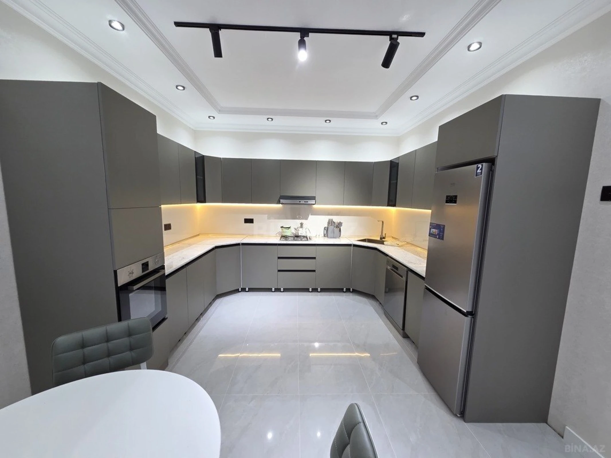 Kirayə verilir 5 otaqlı həyət evi 400 m²