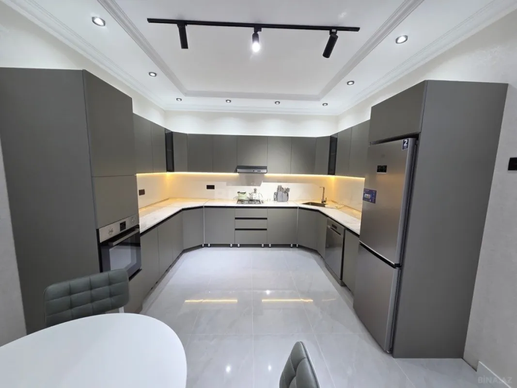 Kirayə verilir 5 otaqlı həyət evi 400 m²