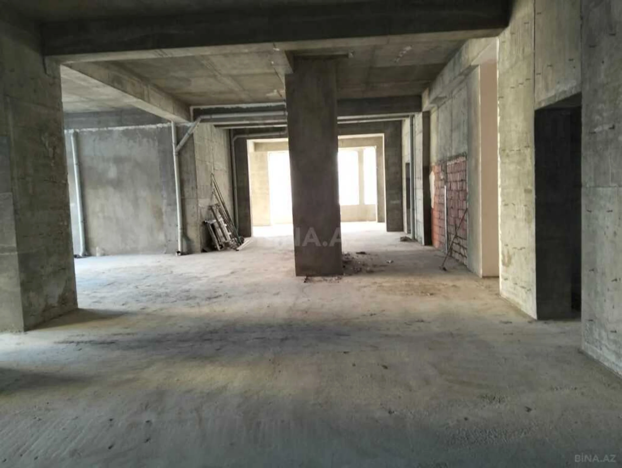 Satılır obyekt 400 m²